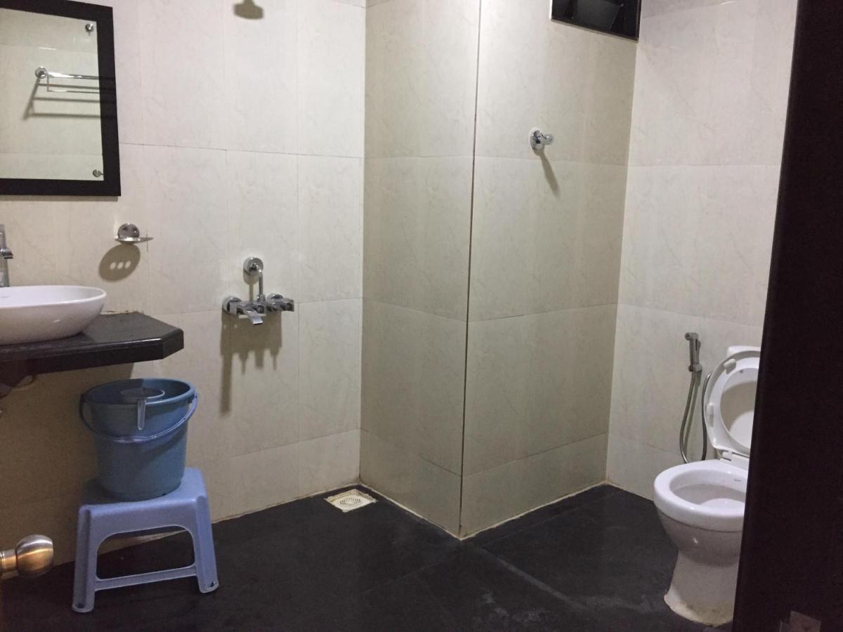 Hotel Green Park Suites Manipal Esterno foto