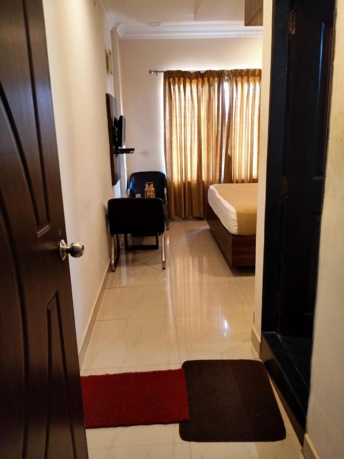Hotel Green Park Suites Manipal Esterno foto