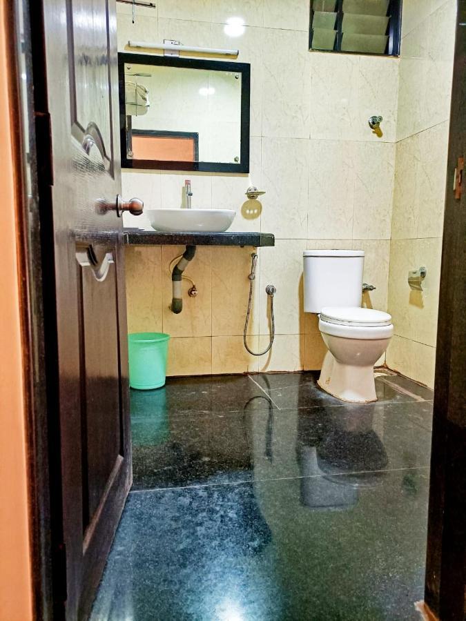 Hotel Green Park Suites Manipal Esterno foto