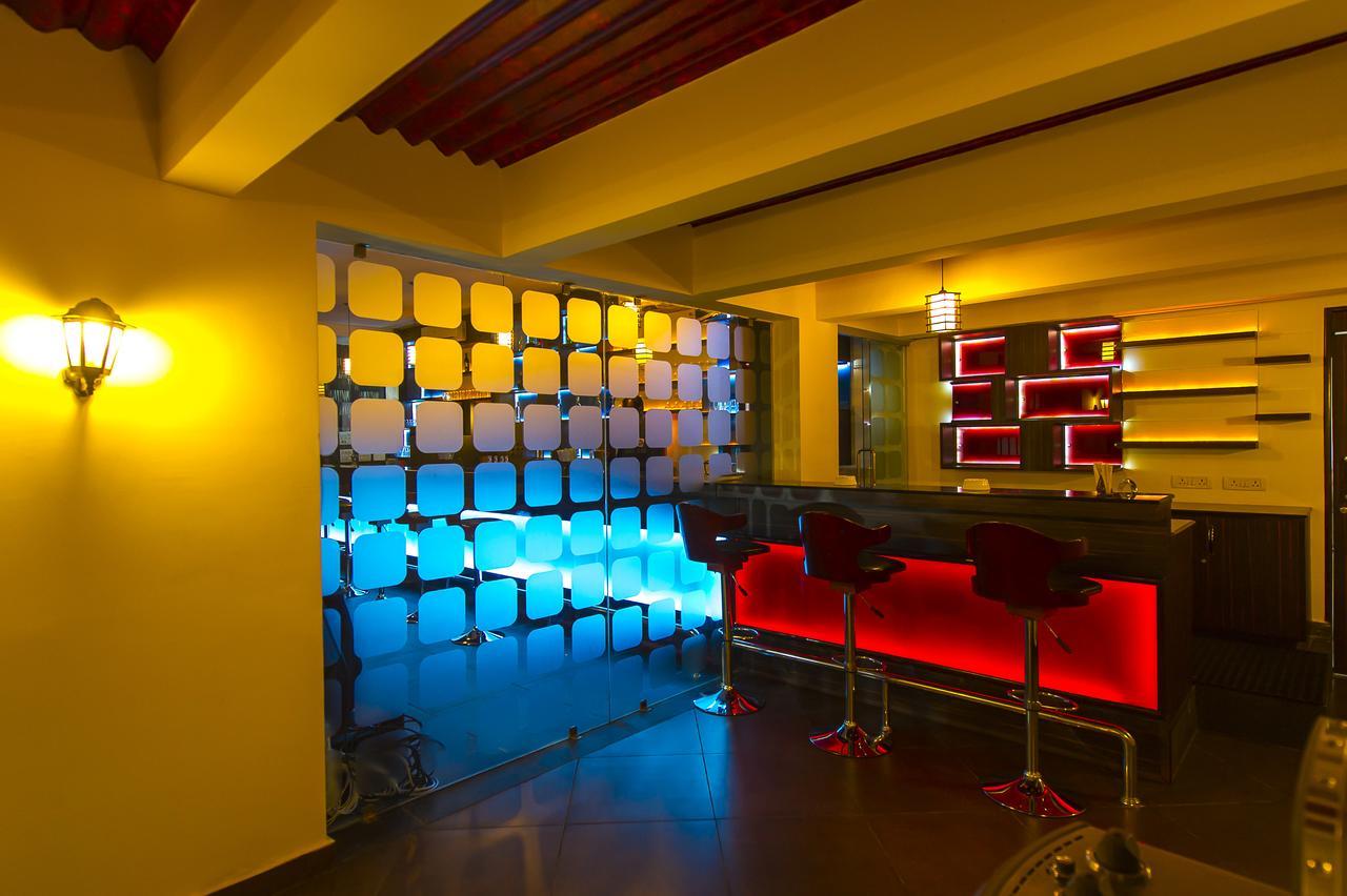 Hotel Green Park Suites Manipal Esterno foto